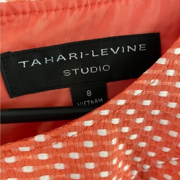 Tahari Levine coral dress. Size 8. Excellent like new condition. Button detail. - Picture 3 of 4